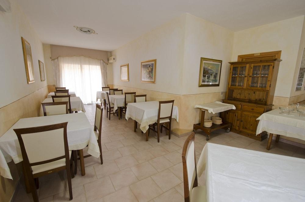 A.I.R. Hotel Gabbiano Изола-Росса Экстерьер фото